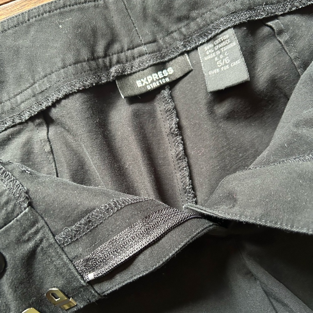 Express Black Cargo Shorts with Tailored Design - Picture 3 of 3